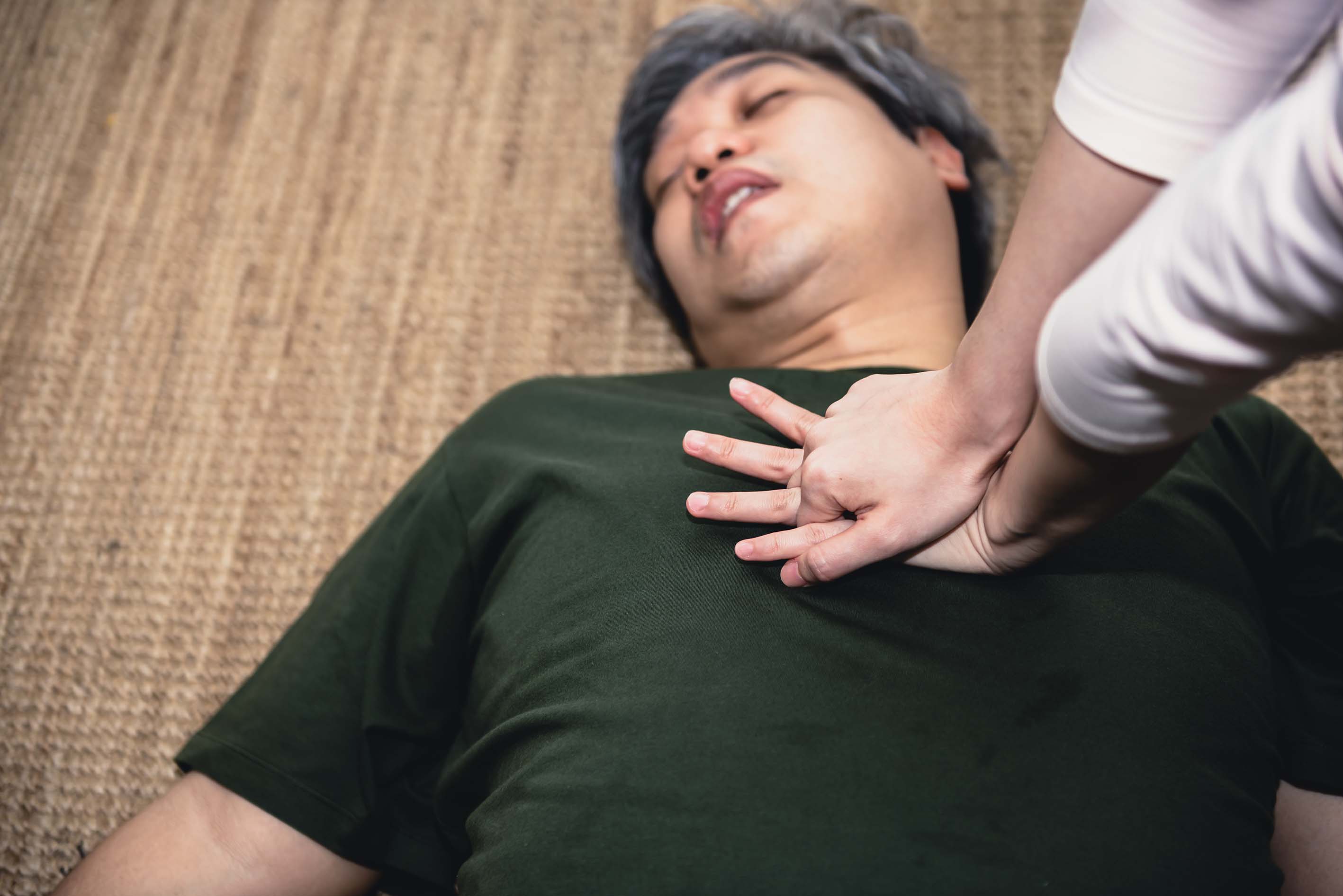 Kalp Masajı (Kardiyopulmoner Resüsitasyon): Nedir, Nasıl Yapılır?